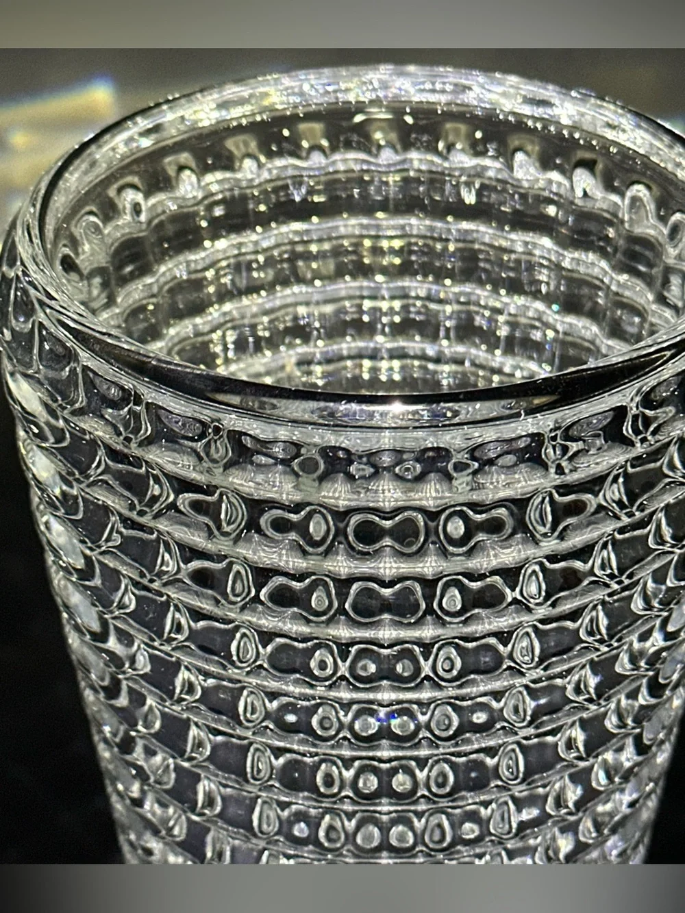 NEW SPARKLING LARGE FINE CRYSTAL VASE 11 in TALL LUXURY FLOWER ARRNGMNT EYE CUT